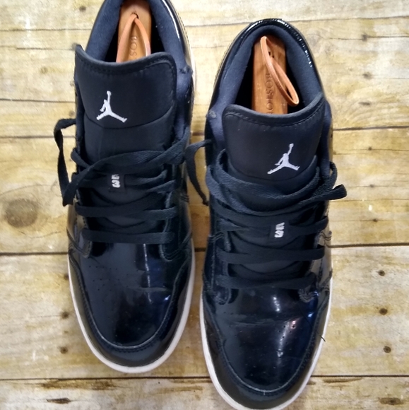 Air  Jordan 1 retro low black metallic gold - Picture 3 of 9